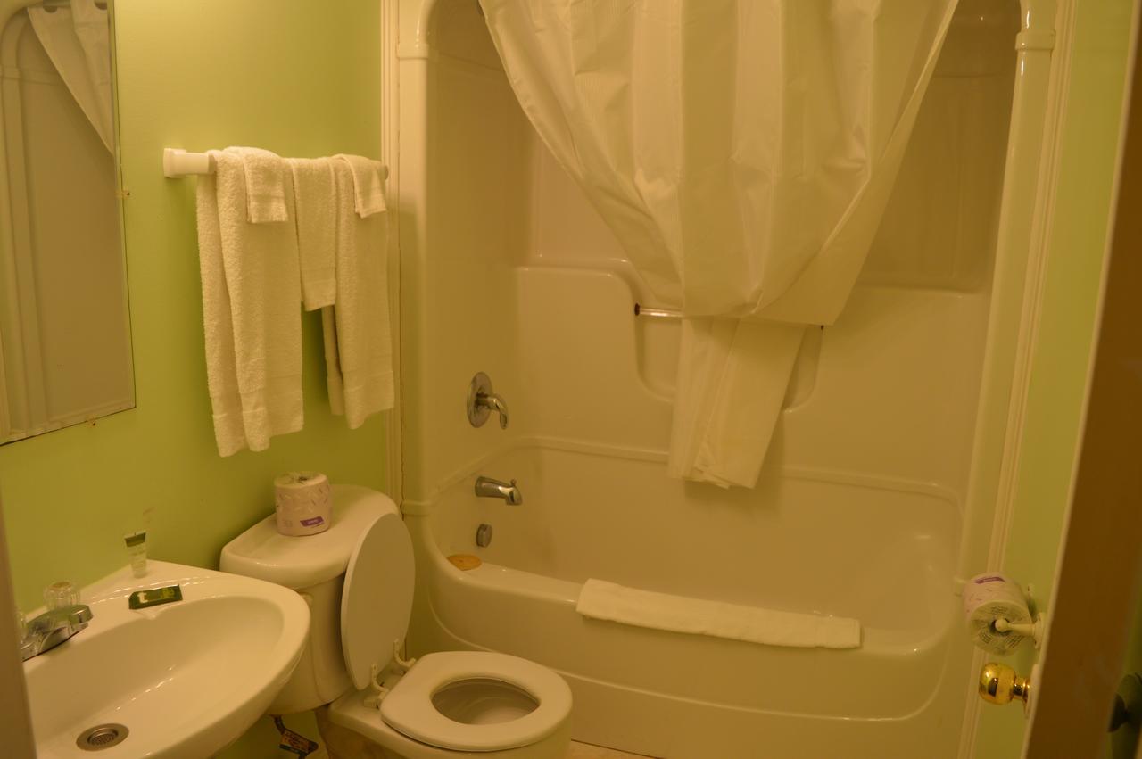 Parkview Motel กวัลฟ์ ภายนอก รูปภาพ